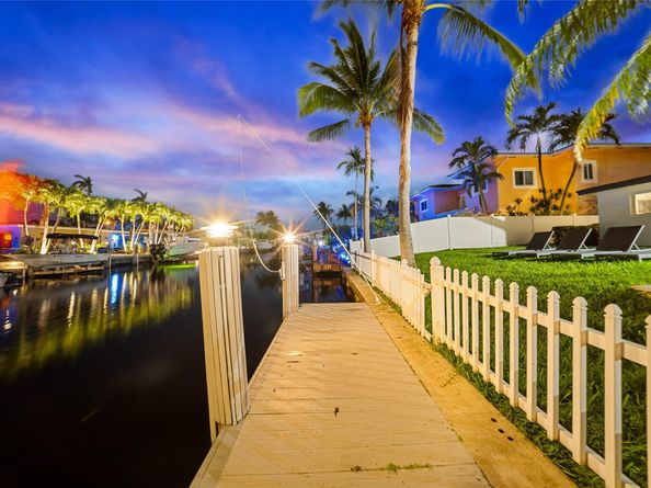 331 SE 12th St, Pompano Beach FL 33060