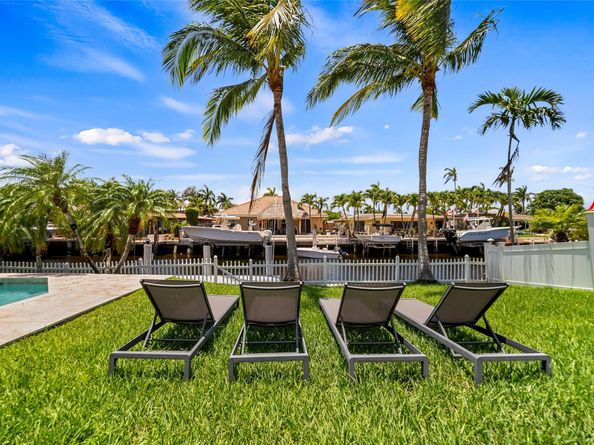 331 SE 12th St, Pompano Beach FL 33060