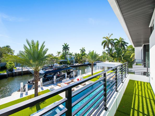 725 Poinciana Dr, Fort Lauderdale FL 33301