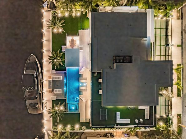 725 Poinciana Dr, Fort Lauderdale FL 33301