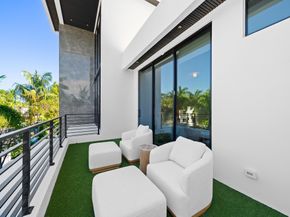 725 Poinciana Dr, Fort Lauderdale FL 33301