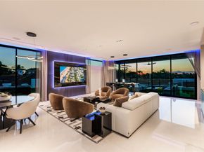 725 Poinciana Dr, Fort Lauderdale FL 33301