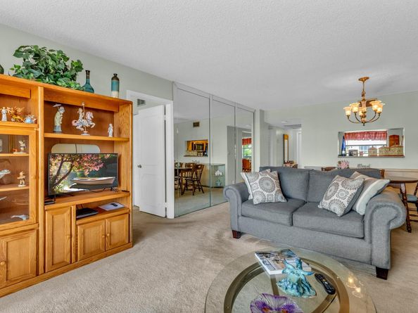 1101 Colony Point Cir 422, Pembroke Pines FL 33026