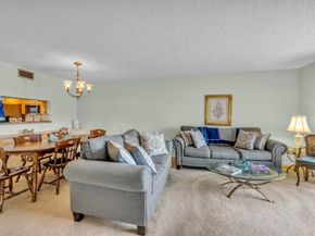 1101 Colony Point Cir 422, Pembroke Pines FL 33026