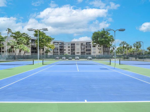 1101 Colony Point Cir 422, Pembroke Pines FL 33026