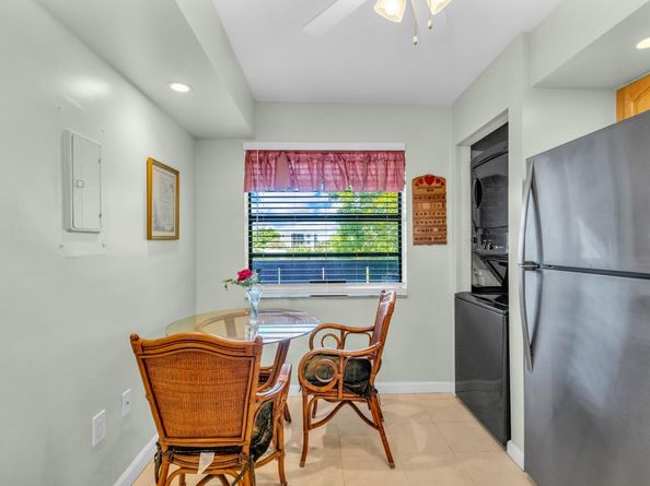 1101 Colony Point Cir 422, Pembroke Pines FL 33026