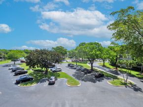 1101 Colony Point Cir 422, Pembroke Pines FL 33026