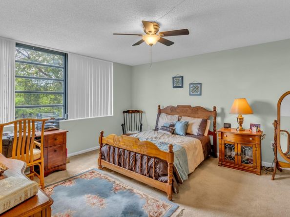 1101 Colony Point Cir 422, Pembroke Pines FL 33026