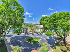 1101 Colony Point Cir 422, Pembroke Pines FL 33026