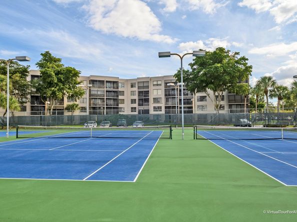 1101 Colony Point Cir 422, Pembroke Pines FL 33026