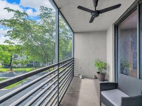 1101 Colony Point Cir 422, Pembroke Pines FL 33026