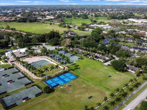 11863 Wimbledon Circle 438, Wellington FL 33414