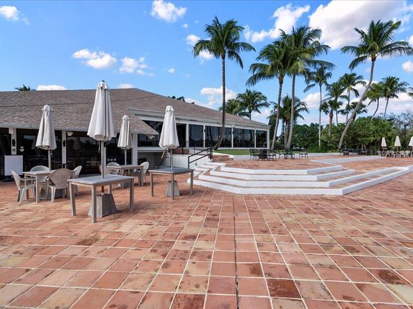 11863 Wimbledon Circle 438, Wellington FL 33414