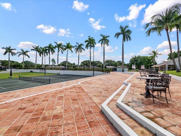 11863 Wimbledon Circle 438, Wellington FL 33414
