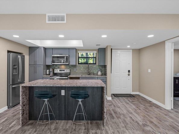 11863 Wimbledon Circle 438, Wellington FL 33414