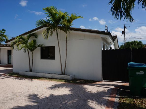 9220 SW 56th St, Miami FL 33165