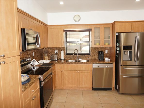 9220 SW 56th St, Miami FL 33165