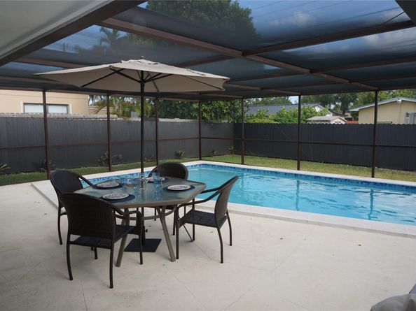9220 SW 56th St, Miami FL 33165