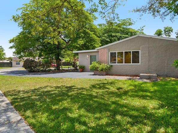 1520 SW 47th Ter, Fort Lauderdale FL 33317