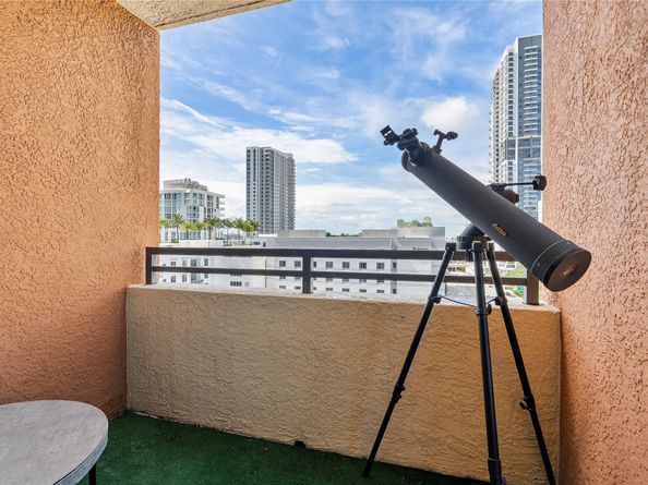 100 N Federal Hwy 938, Fort Lauderdale FL 33301