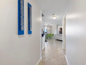 100 N Federal Hwy 938, Fort Lauderdale FL 33301