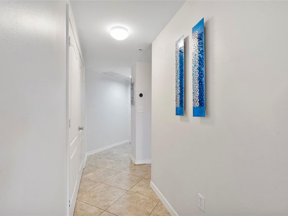 100 N Federal Hwy 938, Fort Lauderdale FL 33301