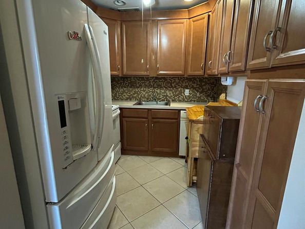 92 Kent F, West Palm Beach FL 33417