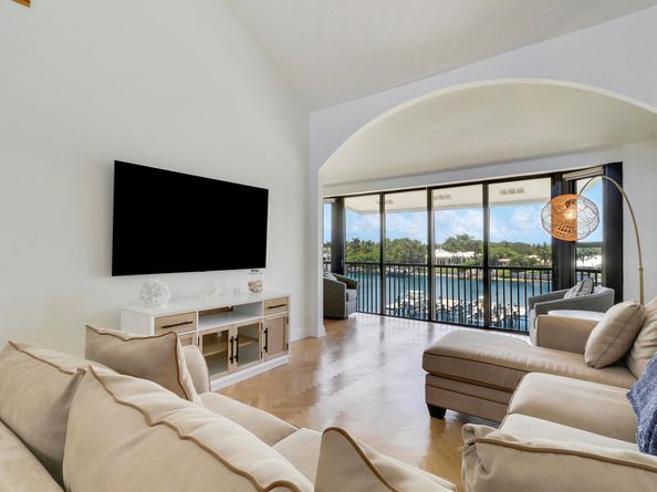 543 Bay Colony Drive N Slip 8, Juno Beach FL 33408