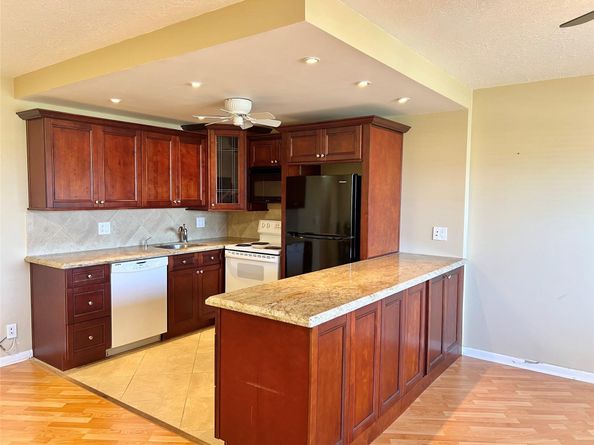 466 Grantham E 466, Deerfield Beach FL 33442
