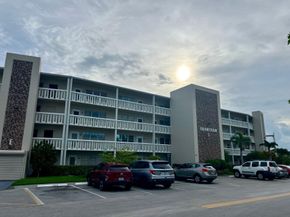 466 Grantham E 466, Deerfield Beach FL 33442