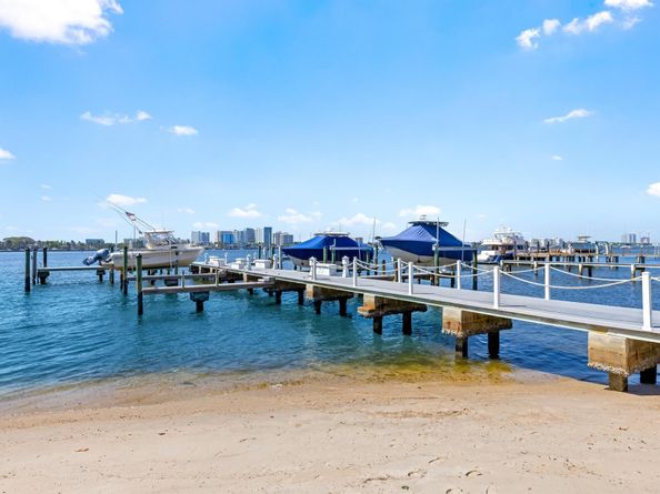 250 Bradley Place 408, Palm Beach FL 33480