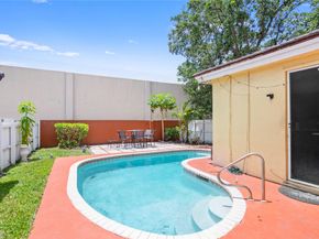 14910 SW 70th Pl, Davie FL 33331