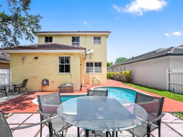 14910 SW 70th Pl, Davie FL 33331