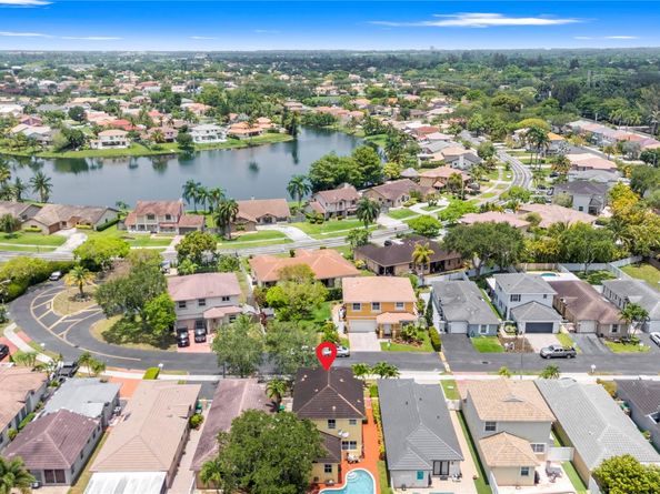 14910 SW 70th Pl, Davie FL 33331