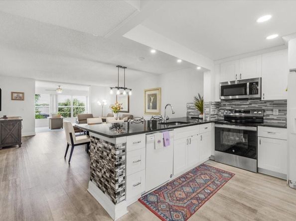 25 Abbey Ln 300, Delray Beach FL 33446