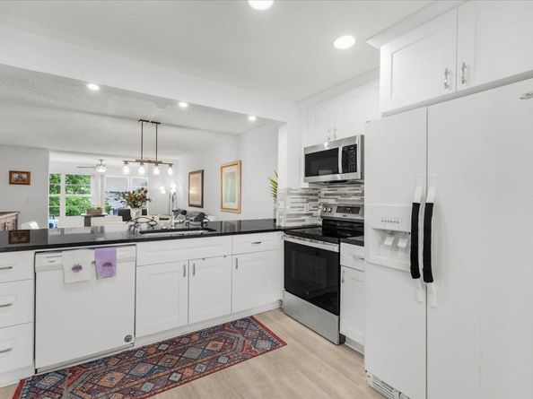 25 Abbey Ln 300, Delray Beach FL 33446