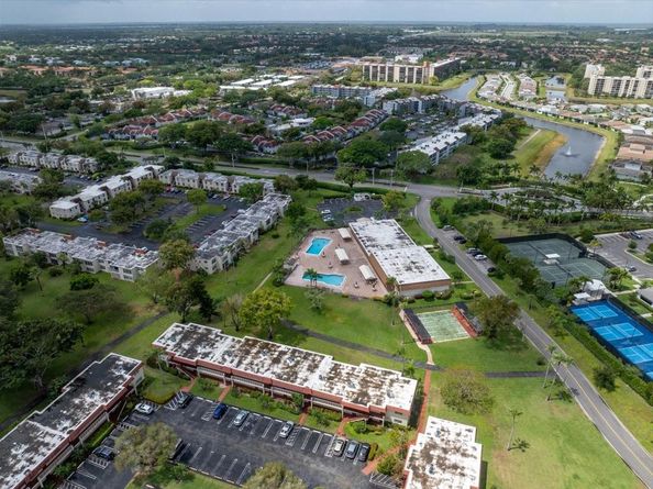 25 Abbey Ln 300, Delray Beach FL 33446
