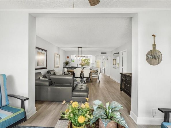 25 Abbey Ln 300, Delray Beach FL 33446