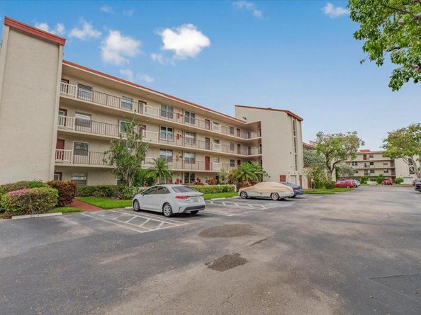 25 Abbey Ln 300, Delray Beach FL 33446