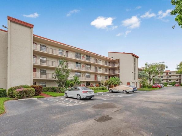 25 Abbey Ln 300, Delray Beach FL 33446