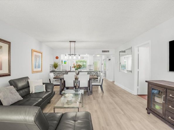 25 Abbey Ln 300, Delray Beach FL 33446