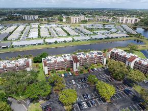 25 Abbey Ln 300, Delray Beach FL 33446