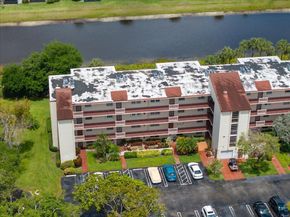 25 Abbey Ln 300, Delray Beach FL 33446