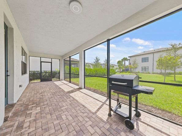 2624 Primrose Pl, Oakland Park FL 33309