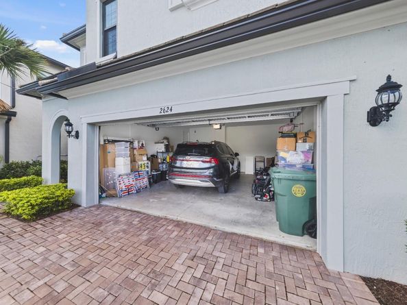 2624 Primrose Pl, Oakland Park FL 33309