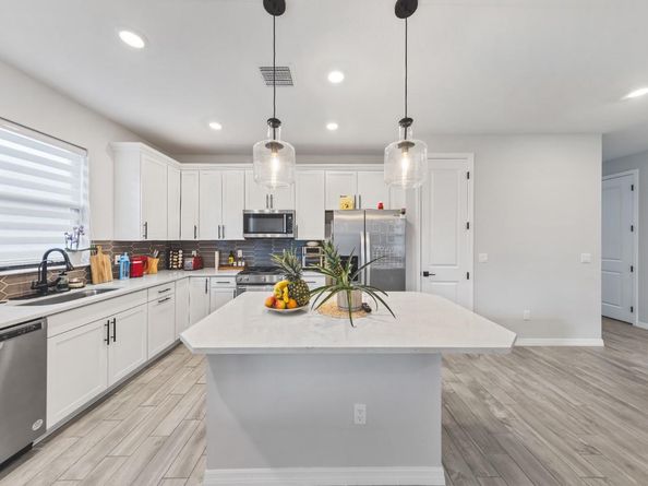 2624 Primrose Pl, Oakland Park FL 33309