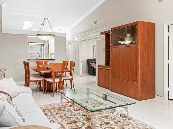 6067 Kings Gate Circle, Delray Beach FL 33484