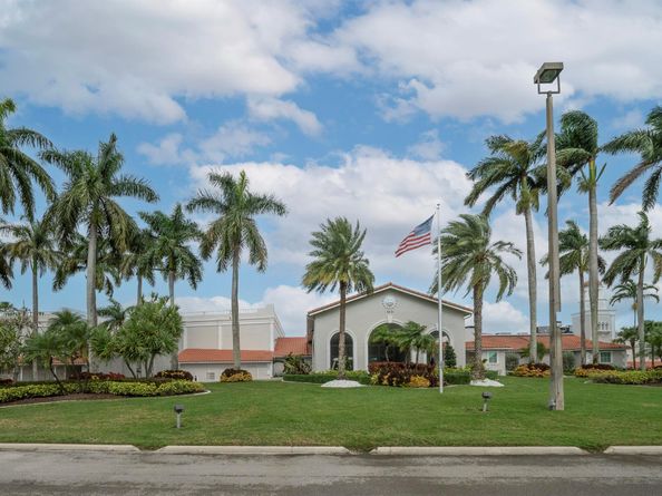 6067 Kings Gate Circle, Delray Beach FL 33484