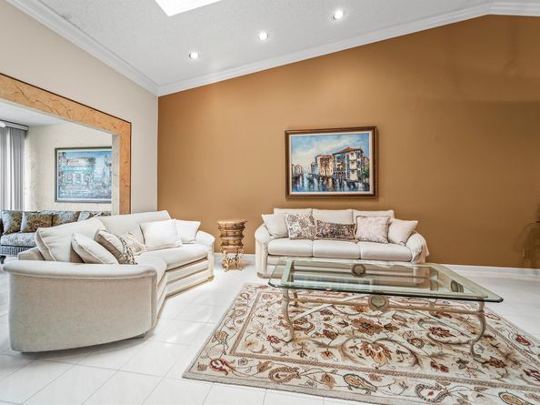 6067 Kings Gate Circle, Delray Beach FL 33484