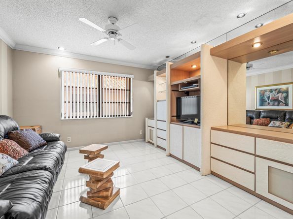 6067 Kings Gate Circle, Delray Beach FL 33484